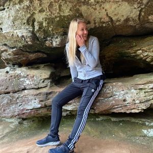 Meet your Posher, Connie